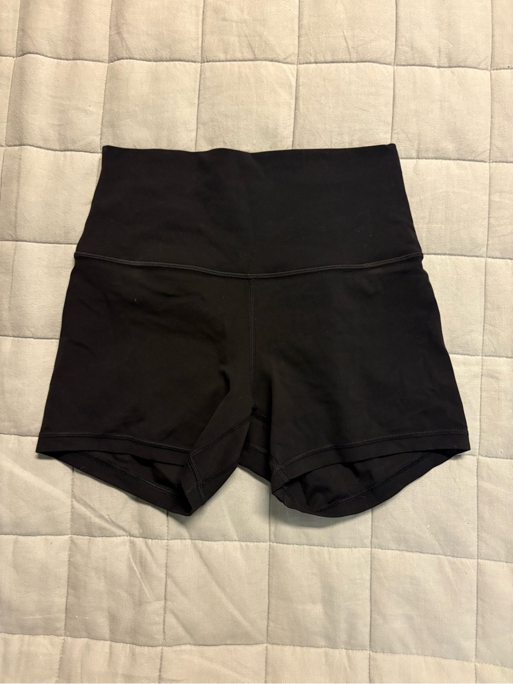 Lululemon 3in Align shorts